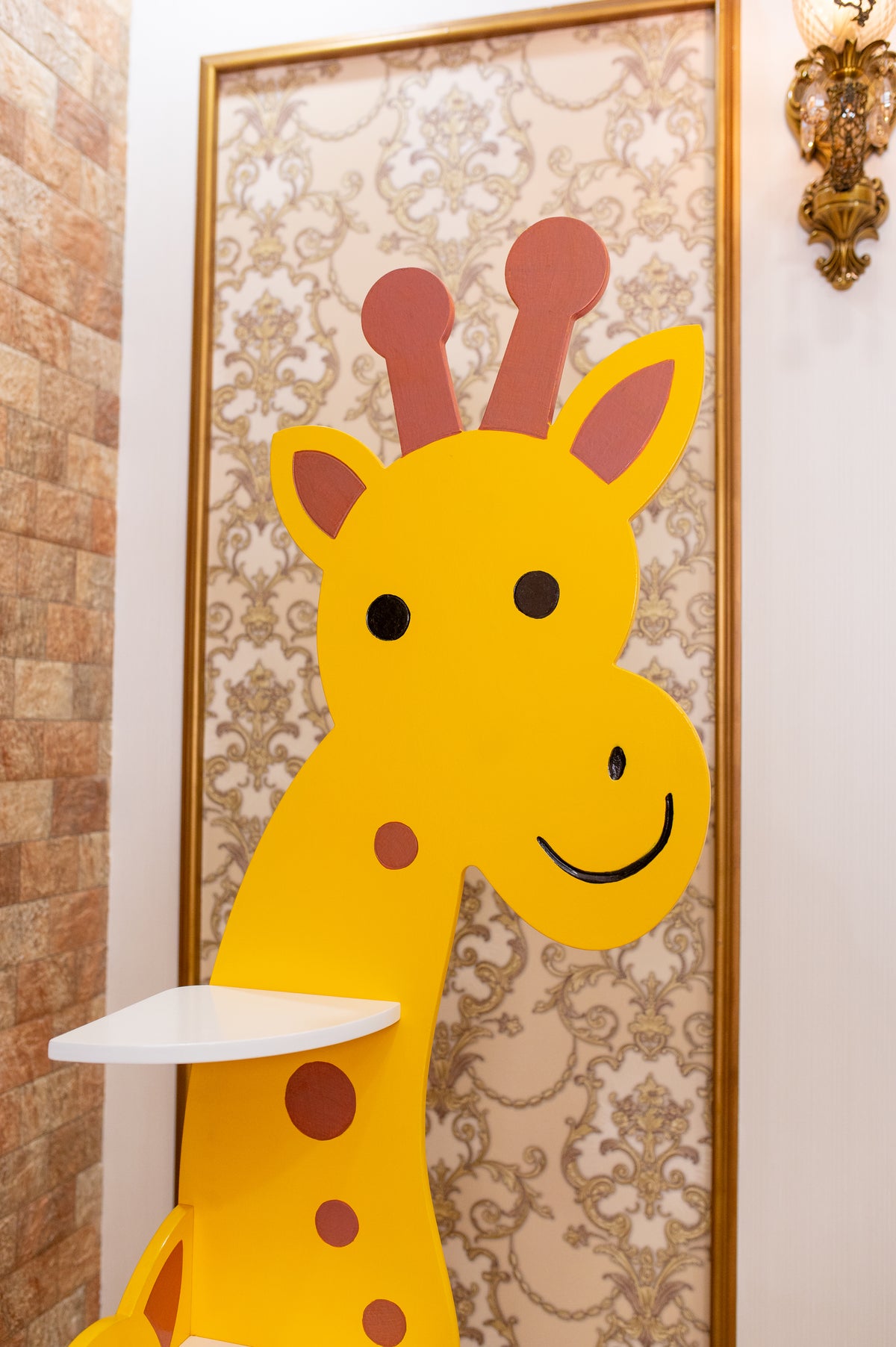 Giraffe & Bear Storage Solution