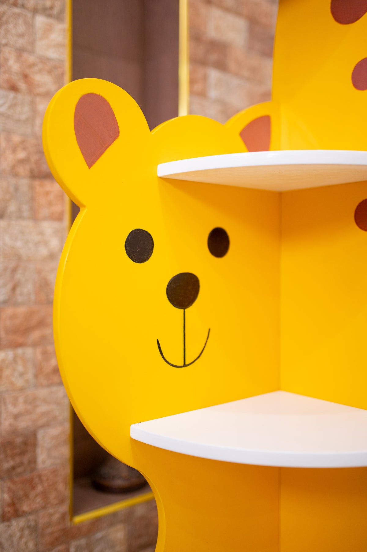 Giraffe & Bear Storage Solution